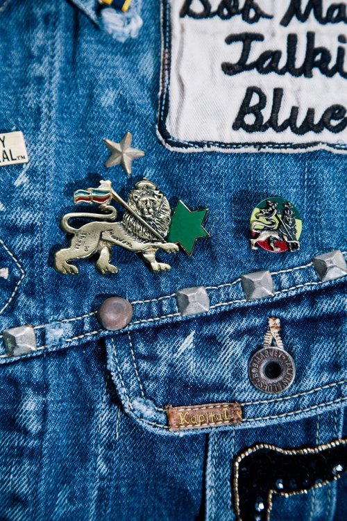 High fashion editorial photography with artistic flair | Cinematic short film still with dramatic lighting | Fashion model in designer wear on urban set | Behind-the-scenes photo from fashion film production | Stylish portrait with bold creative direction | Designer accessories showcased in luxury shoot | Art-driven fashion campaign photo | Black and white fashion editorial close-up | Conceptual fashion scene blending design and storytelling | Avant-garde fashion look with studio lighting